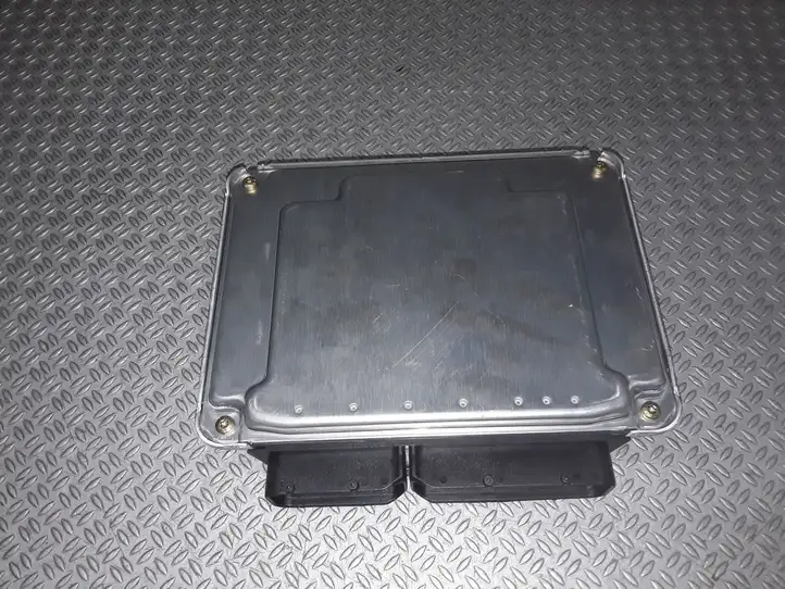 Audi A6 (1997 - 2001)  4B1907401D Блок управления двигателя