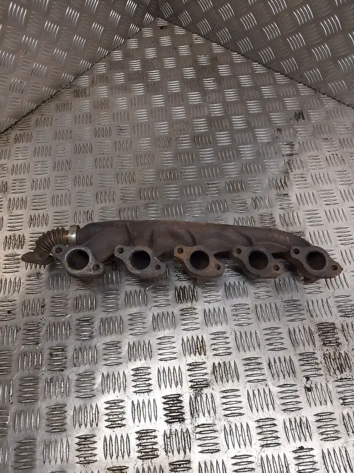 Volvo V70 (2000 - 2004)  8642826 Выпускной коллектор