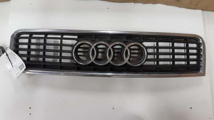 8E0853651F Audi A4 S4 B6 8E 8H Grotelės priekinės