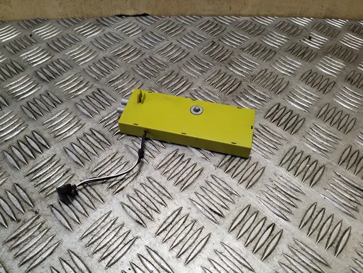 Land Rover Freelander (2006 - 2010)  6H5218C847BA Усилитель антенны