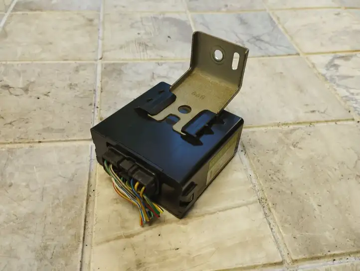 Toyota Corolla Verso E121 (2001 - 2004) 8865052100 Прочие блоки управления — фото 3