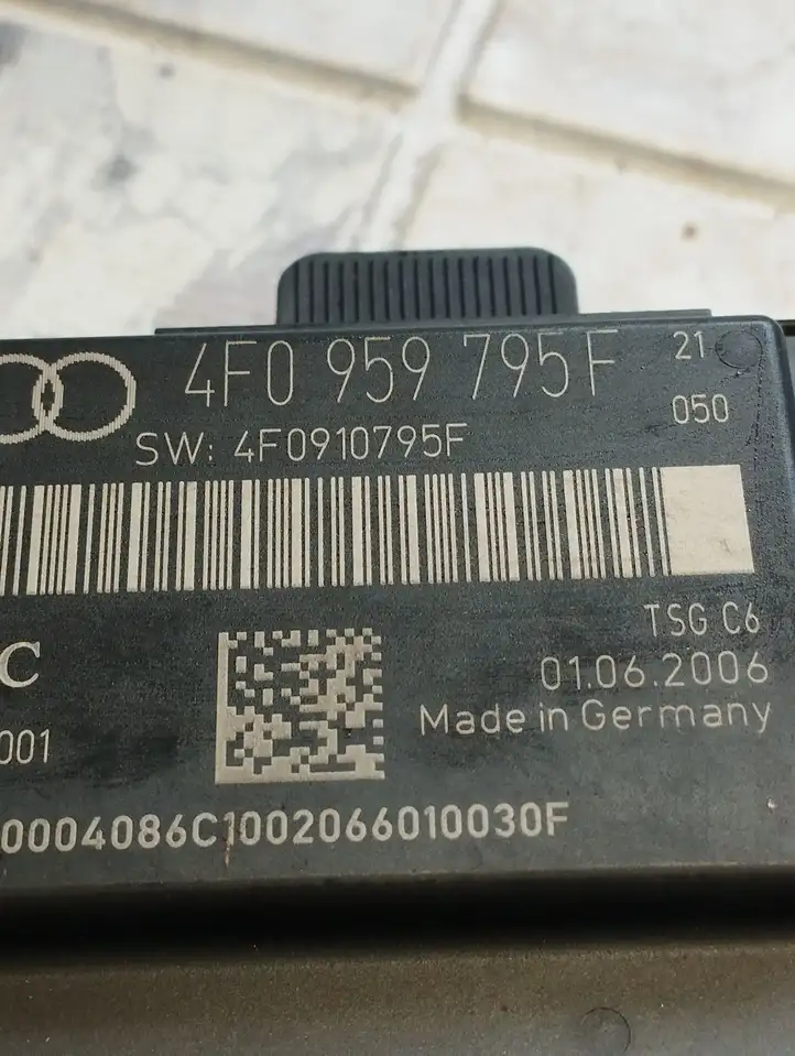 Audi A6 S6 C6 4F (2004 - 2008) 4F0595795F Блок управления дверью — фото 2