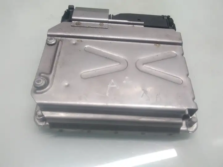 Audi A4 (2000 - 2006)  8E0907411 Блок управления двигателя