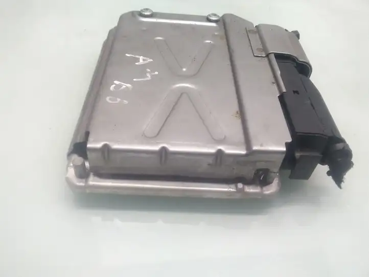 Audi A4 (2000 - 2006)  8E0907411 Блок управления двигателя