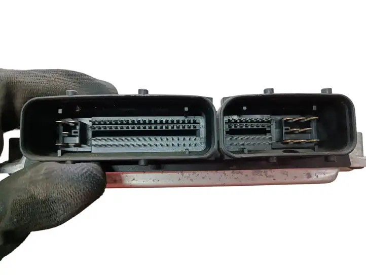 Skoda Octavia Mk1 (1U) (1996 - 2004)  038906012H Блок управления двигателя