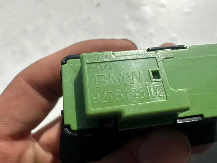 BMW 6 F12 F13 (2010 - 2018) 9275120 Кнопка закрытия крышки багажника — фото 3