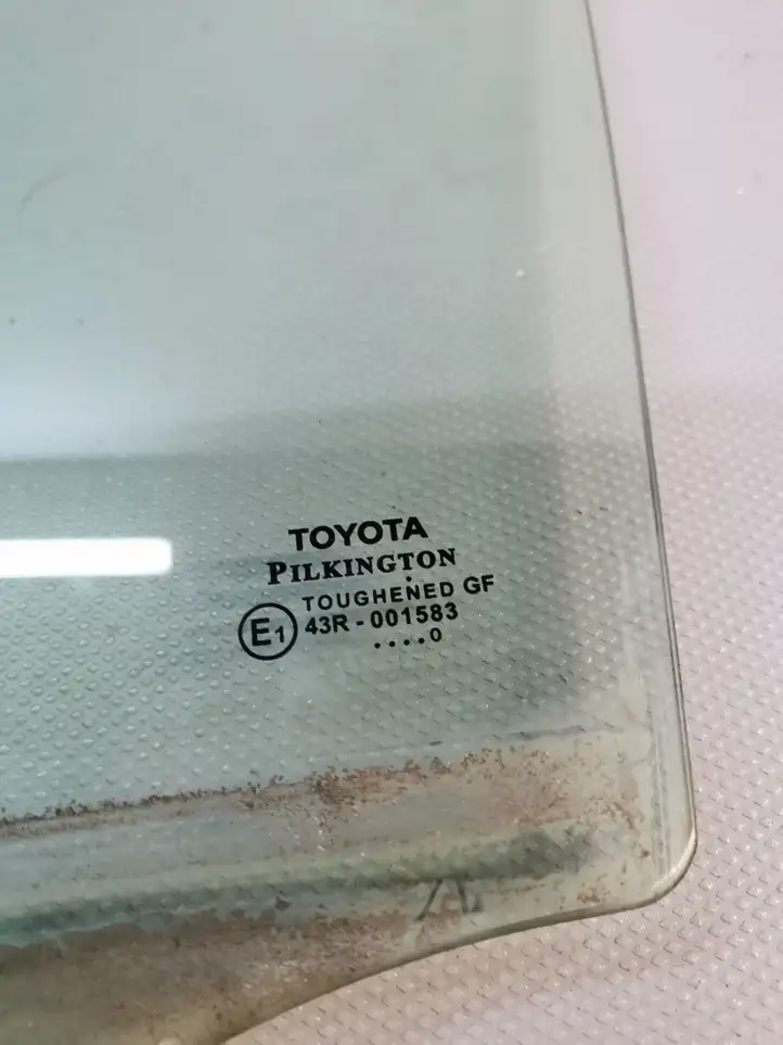 Toyota Avensis T270 (2009 - 2012) Стекло задней двери — фото 2