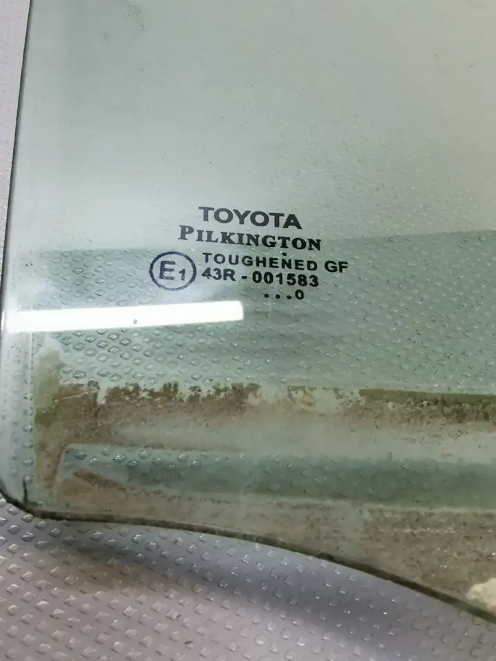 Toyota Avensis T270 (2009 - 2012) Стекло задней двери — фото 3