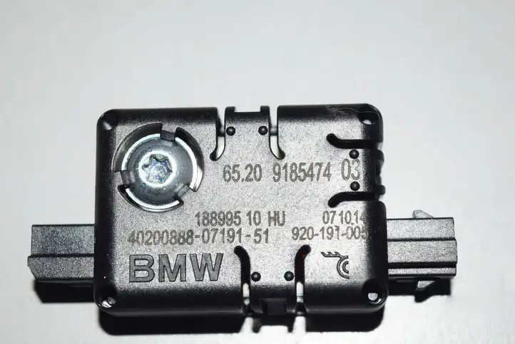 BMW 5 F10 F11 (2009 - 2016) 9185474 Усилитель антенны — фото 2