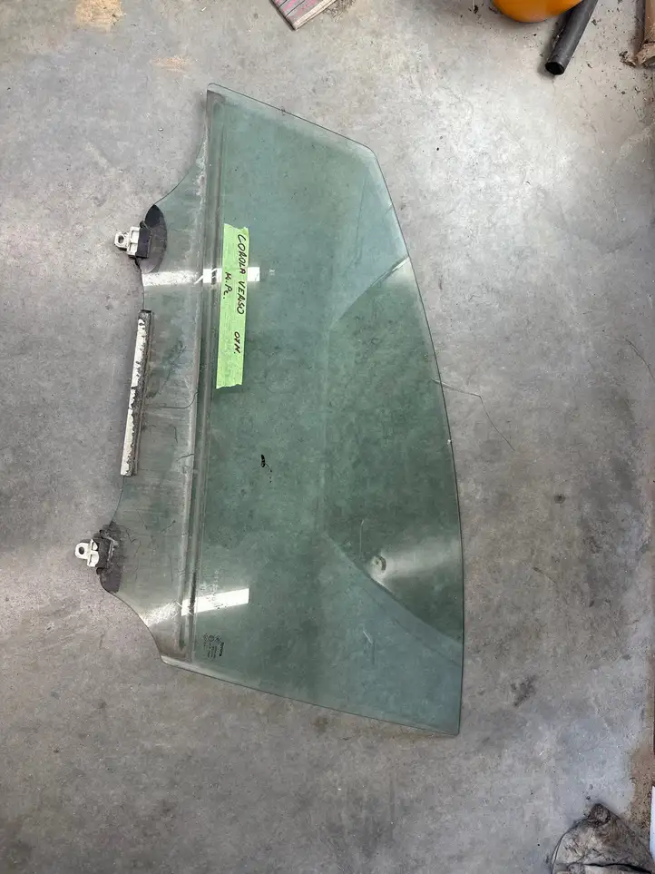 Toyota Corolla Verso AR10 (2004 - 2009) 43R00097 Стекло передней двери — фото 1