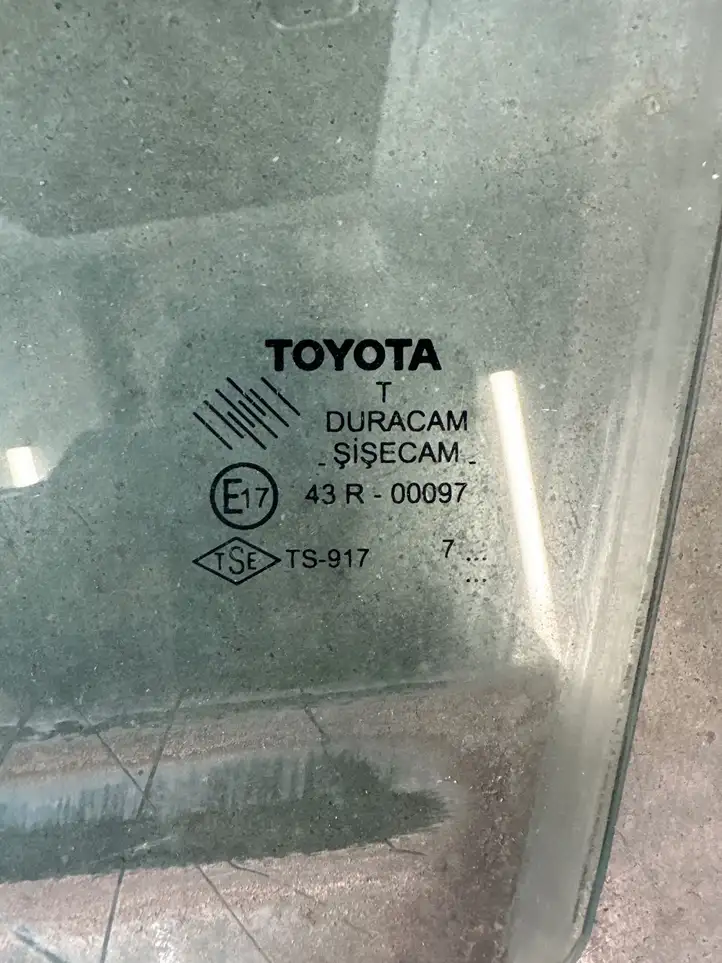Toyota Corolla Verso AR10 (2004 - 2009) 43R00097 Стекло передней двери — фото 2