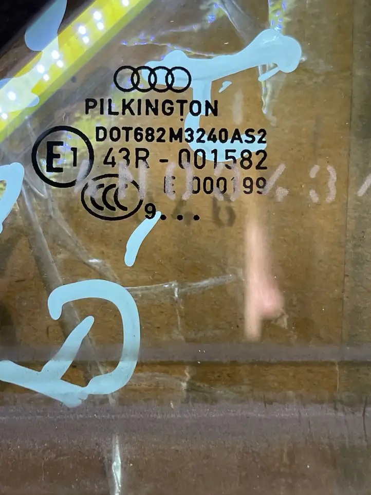 Audi A4 S4 B8 8K (2007 - 2011) Стекло задней двери — фото 2