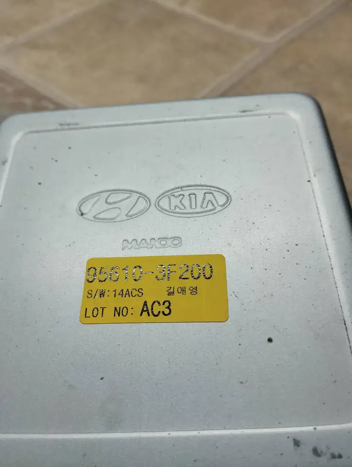 Kia Opirus (2003 - 2007) 956103F200 Прочие блоки управления — фото 4