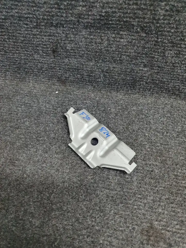 BMW 3 F30 F35 F31 (2012 - 2018) 7612860 Держатель аккумулятора — фото 2