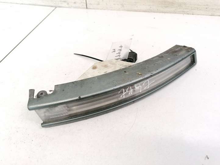 Volkswagen PASSAT B6 (2005 - 2010)  3C0953042L Указатель поворота передний