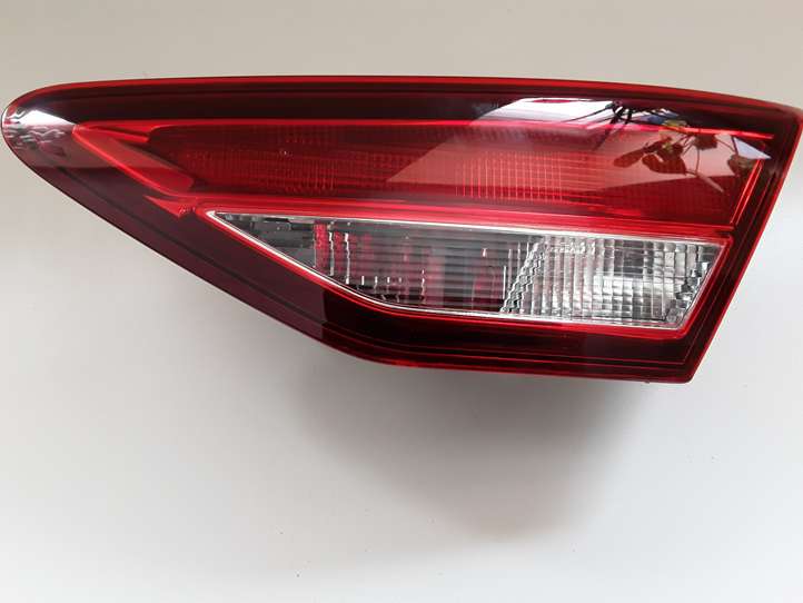 Seat Leon (5F) (2012 - 2019)  5F0945094K Задний фонарь в крышке багажника
