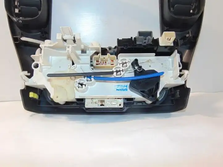 Toyota Yaris Verso (1999 - 2005) 8401052440 Блок управления климат-контролем — фото 4