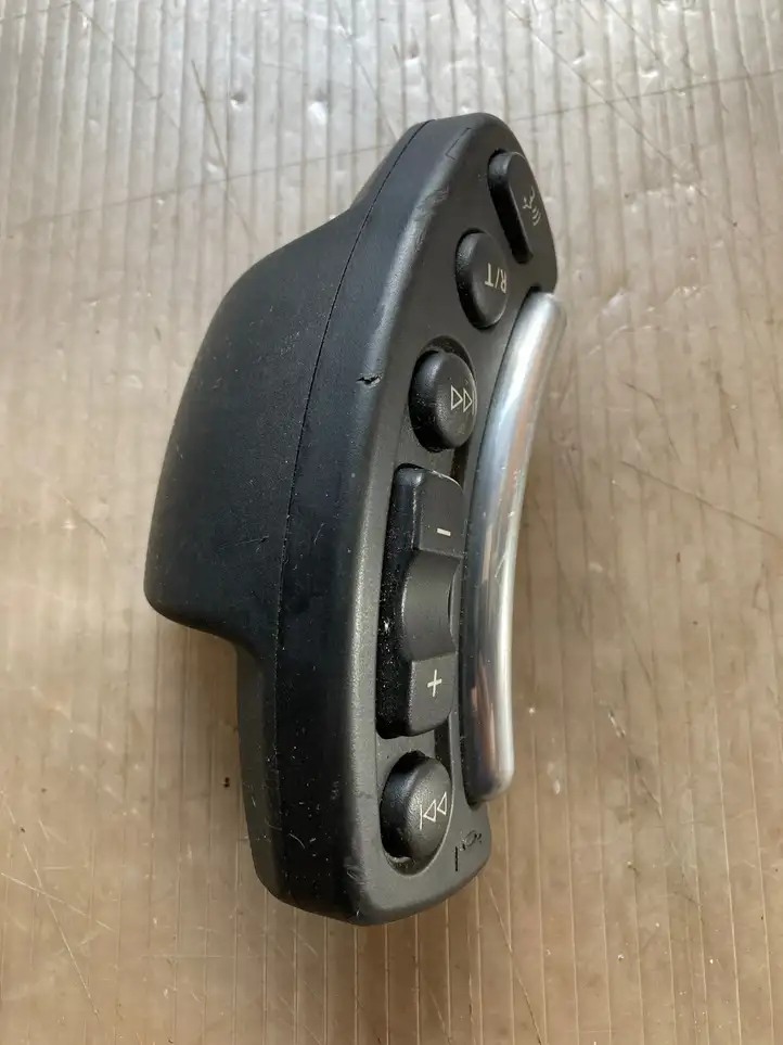Land Rover Range Rover L322 (2002 - 2005) 61277400 Кнопки на рулевом колесе — фото 1