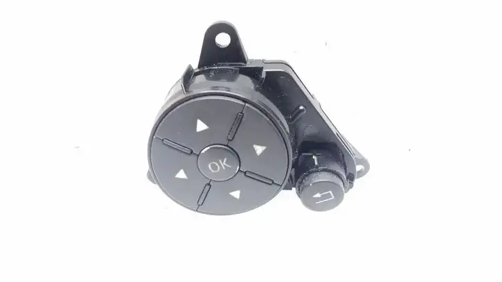 Mercedes-Benz C W204 (2007 - 2014) A2048210151 Кнопки на рулевом колесе — фото 1