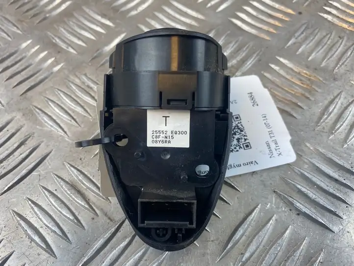 Nissan X-Trail T31 (2007 - 2014) 25552E9300 Кнопки на рулевом колесе — фото 2