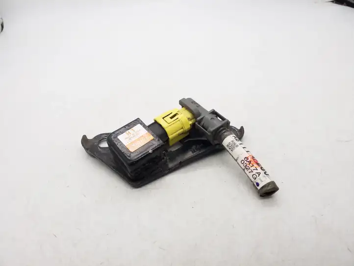 Toyota Prius (XW20) (2003 - 2009) 8917447040 Датчик удара SRS — фото 1