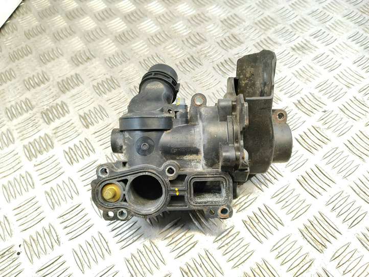 Audi Q5 (2008 - 2012)  06J121026AS Водяной насос