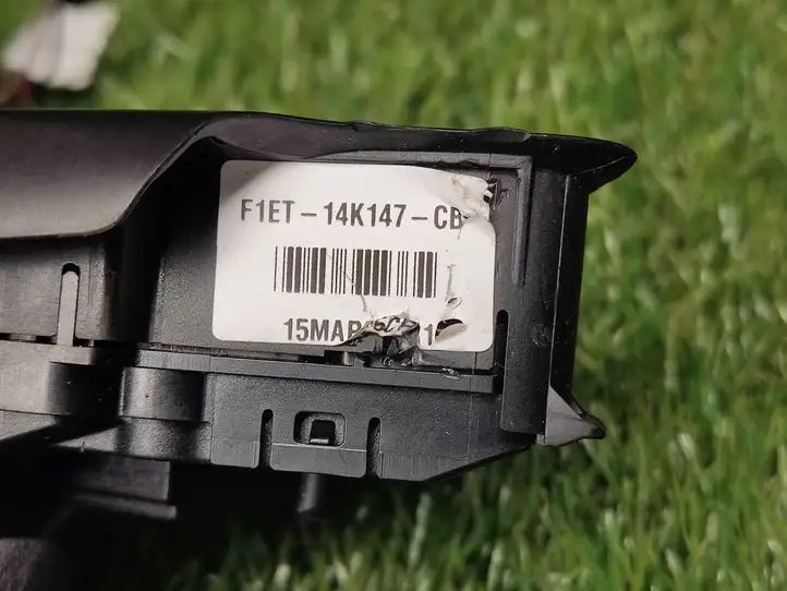 Ford Focus (2011 - 2015) F1ET14K147CB Кнопки на рулевом колесе — фото 3