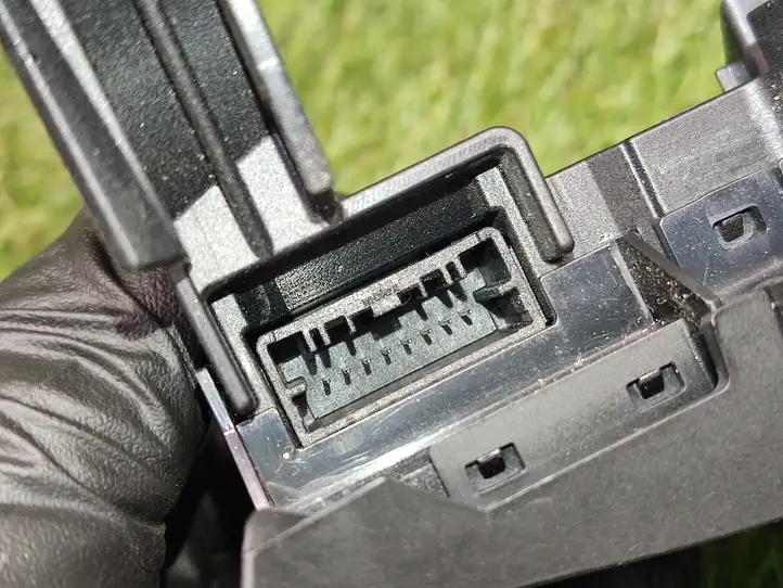 Ford Focus (2011 - 2015) F1ET9E740BB Кнопки на рулевом колесе — фото 1