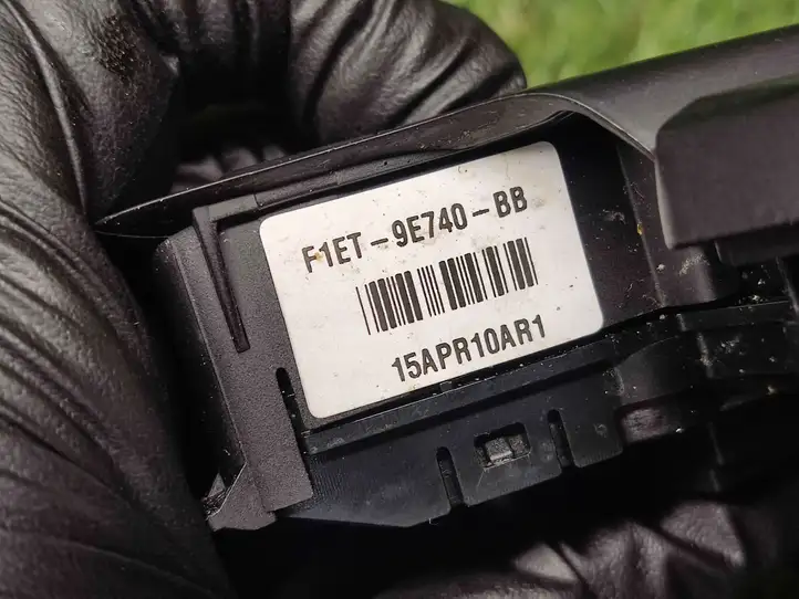 Ford Focus (2011 - 2015) F1ET9E740BB Кнопки на рулевом колесе — фото 2