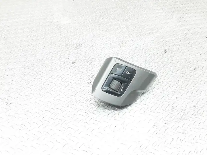 Opel Zafira B (2003 - 2006) 13208858 Кнопки на рулевом колесе — фото 1