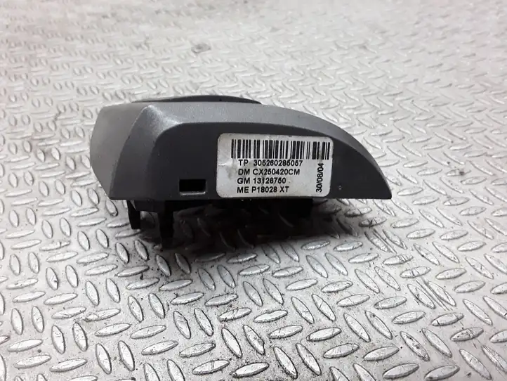 Opel Astra H (2004 - 2009) 13126750 Кнопки на рулевом колесе — фото 3