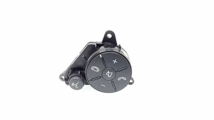 Mercedes-Benz C W204 (2007 - 2014) A2048210051 Кнопки на рулевом колесе — фото 1