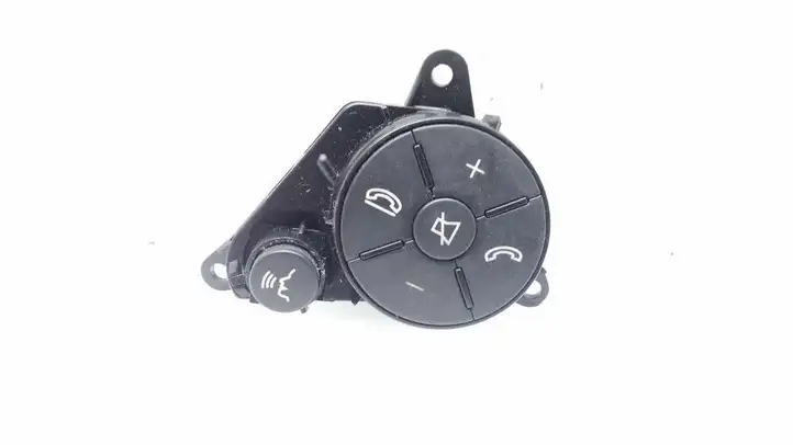 Mercedes-Benz C W204 (2007 - 2014) A2048210051 Кнопки на рулевом колесе — фото 1
