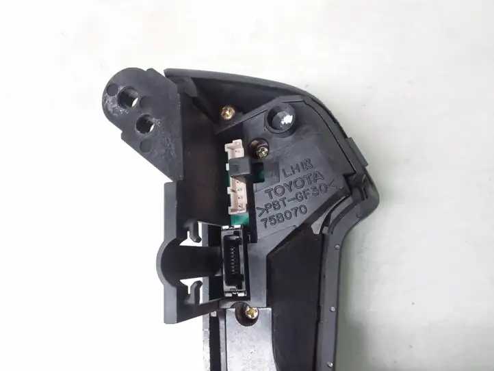 Toyota Avensis T250 (2006 - 2009) 75B070 Кнопки на рулевом колесе — фото 3