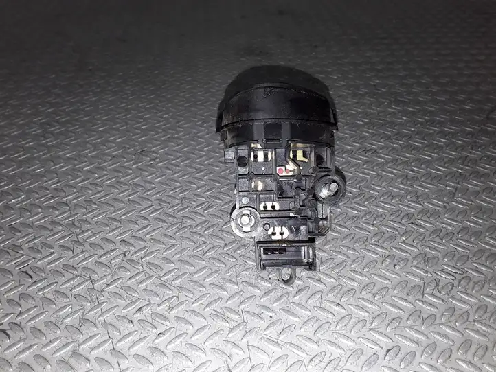 Nissan X-Trail T30 (2001 - 2007)  54355381P1 Кнопки рулевого колеса