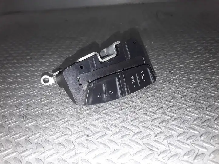 Volkswagen PASSAT B5.5 (2001 - 2005) Кнопки на рулевом колесе — фото 1