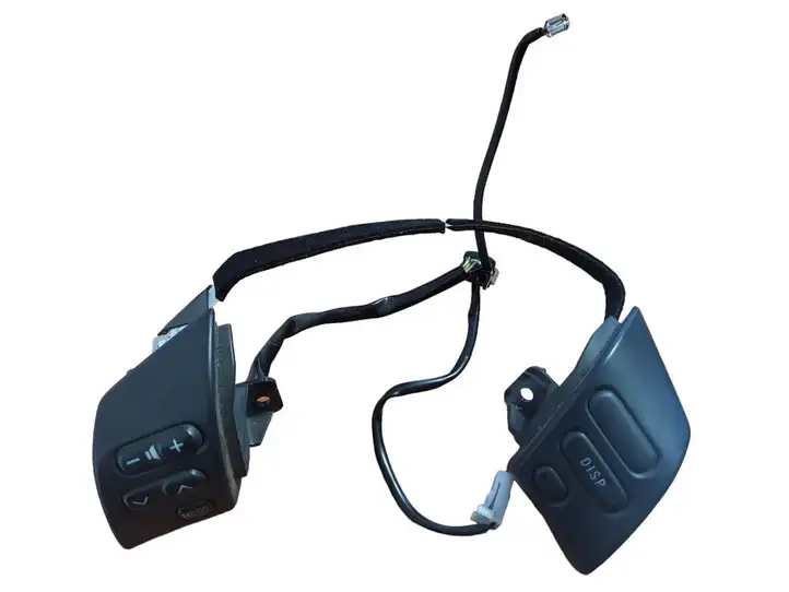 Toyota Corolla Verso AR10 (2004 - 2009) Кнопки на рулевом колесе — фото 1