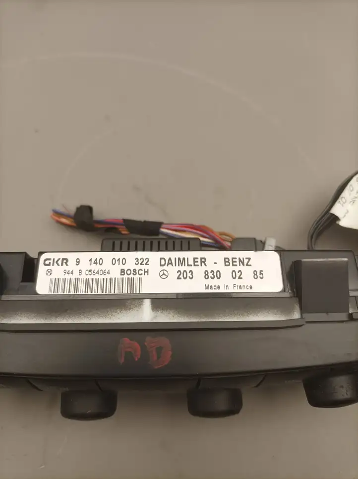 Mercedes-Benz C W203 (2000 - 2007) 2038300285 Блок управления климат-контролем — фото 4