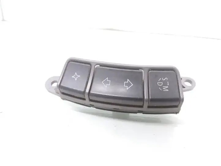 BMW 7 E65 E66 (2001 - 2008) 6911586 Кнопки на рулевом колесе — фото 1