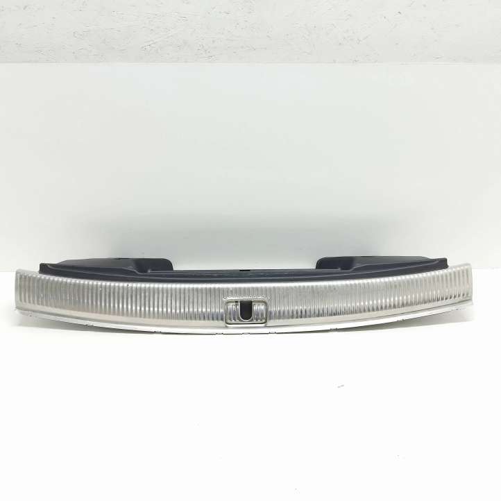 Audi Q5 (2008 - 2012)  8R0864513C Отделка порога багажника