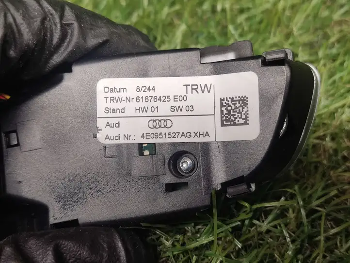 Audi A4 S4 B8 8K (2007 - 2011) 4E0951527AG Кнопки на рулевом колесе — фото 2
