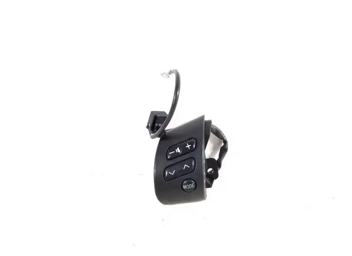 Toyota Corolla E120 E130 (2000 - 2004) 84247-12010 Кнопки на рулевом колесе — фото 1