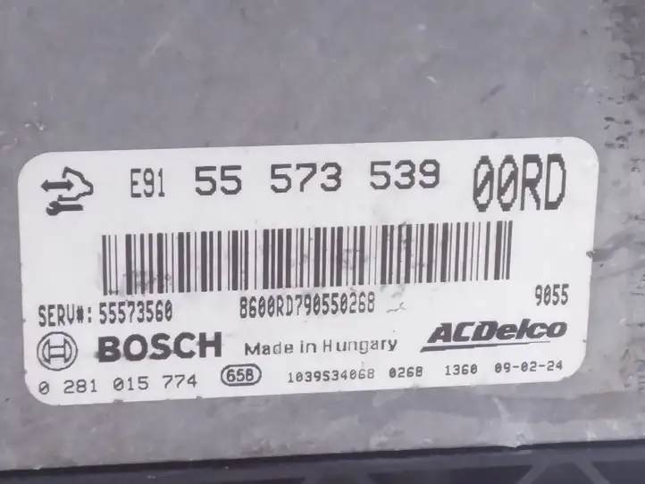 Opel Insignia A (2008 - 2017)  55573539 Блок управления двигателя