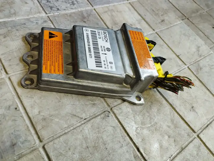 Mercedes-Benz R W251 (2005 - 2013)  0285001739 Блок управления надувных подушек