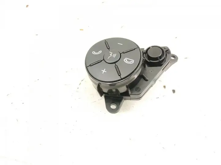 Mercedes-Benz ML W164 (2005 - 2011) Кнопки на рулевом колесе — фото 3
