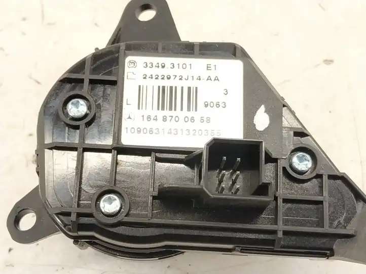 Mercedes-Benz ML W164 (2005 - 2011) Кнопки на рулевом колесе — фото 4