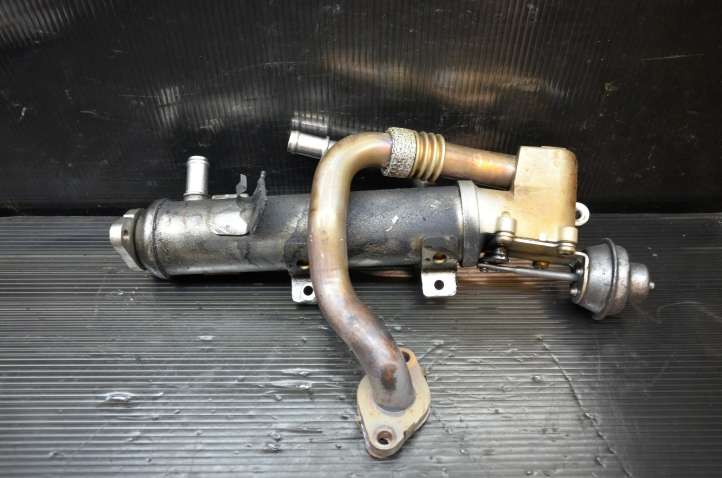 Audi A4 (2007 - 2011)  03L131512AB Охладитель EGR