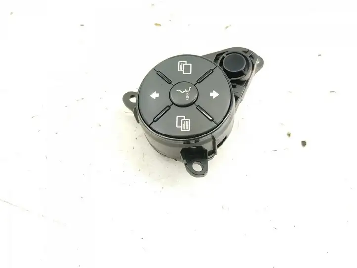 Mercedes-Benz ML W164 (2005 - 2011) Кнопки на рулевом колесе — фото 2