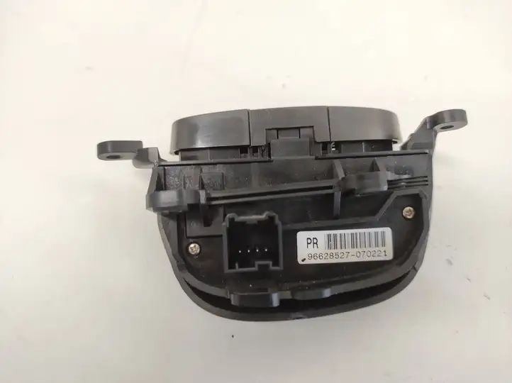 Chevrolet Captiva (2006 - 2011) 96628527 Кнопки на рулевом колесе — фото 3