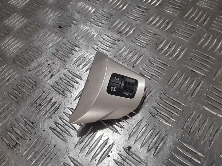 Opel Corsa D (2006 - 2010) 13222330 Кнопки на рулевом колесе — фото 1